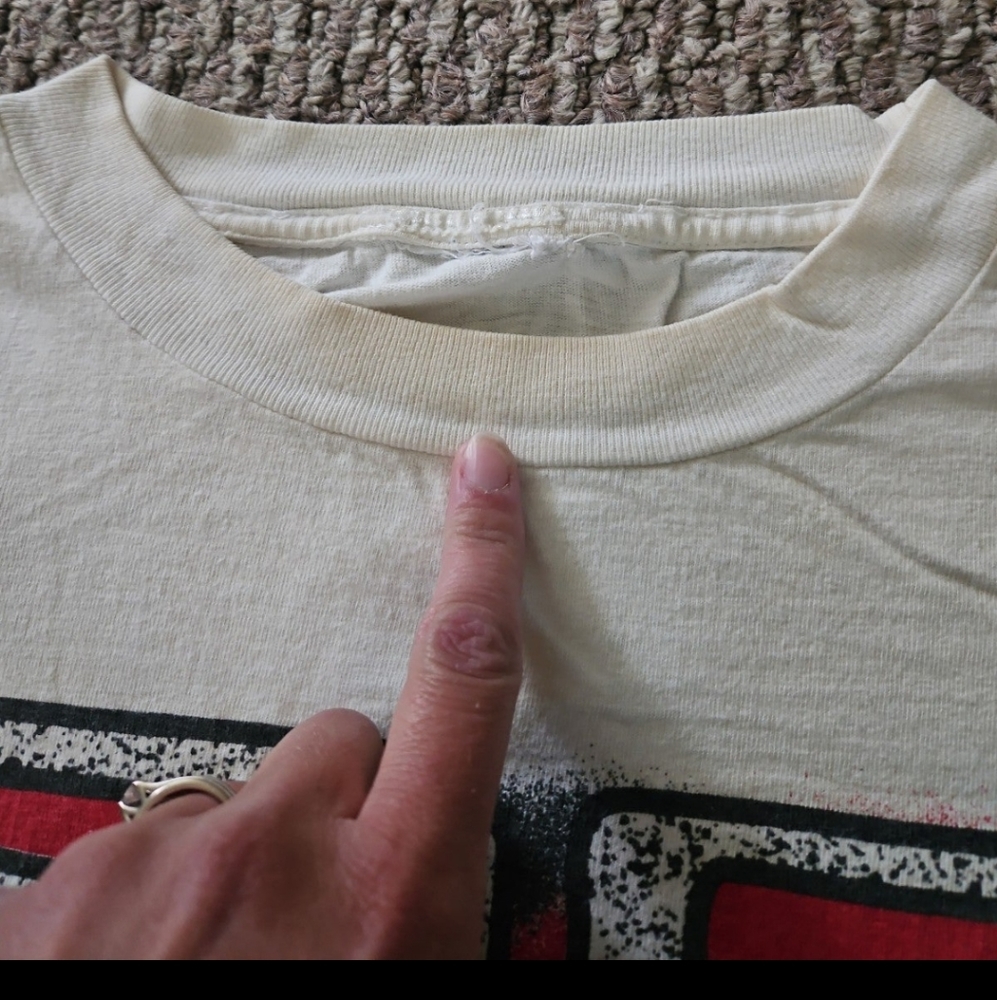 Vintage 90's Chicago Bulls Tshirt - Picture 2 of 5